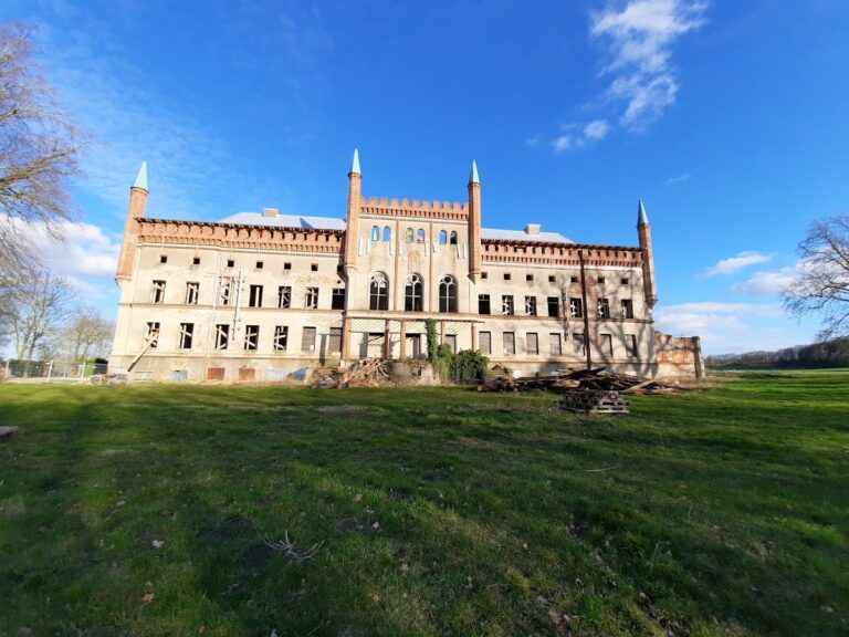 Schloss Broock: A Neo-Gothic Manor House in Germany