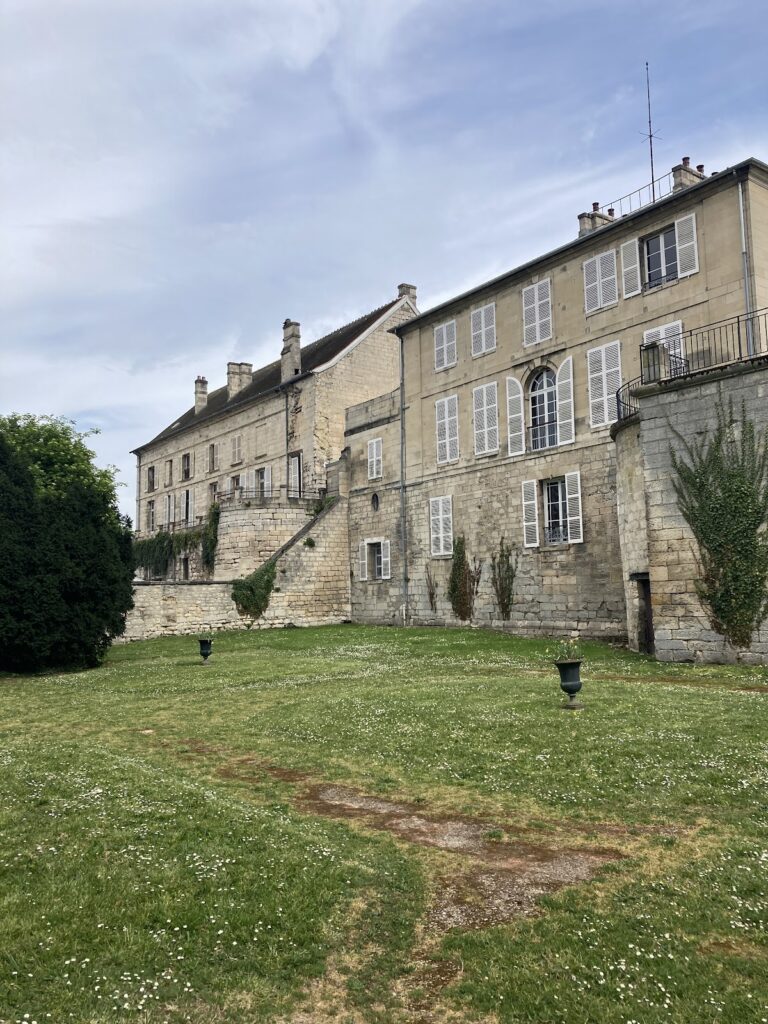 Château de Creil: A Fortified Castle and Royal Residence in France