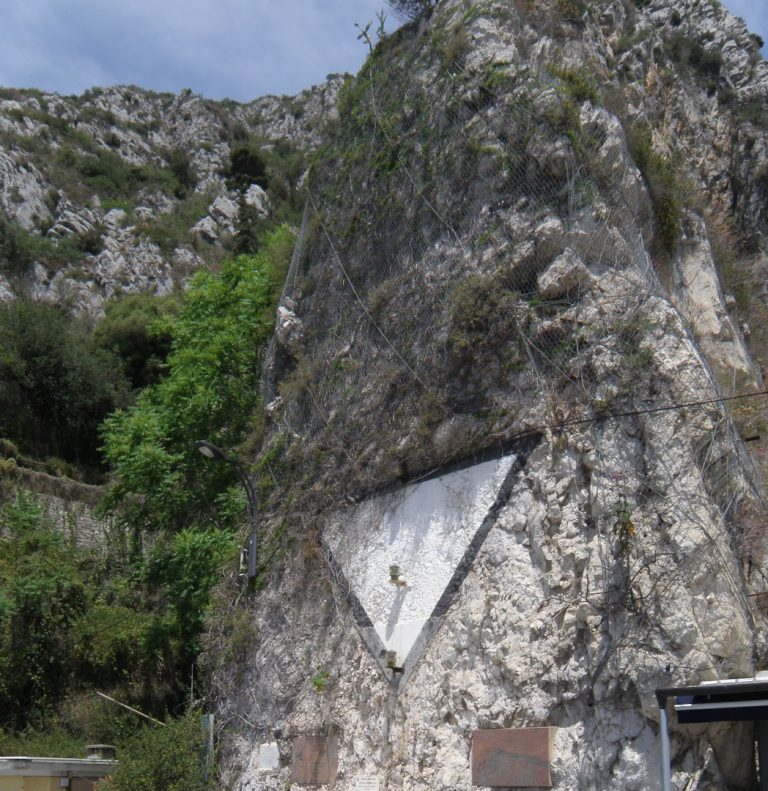 Avant-poste de Pont-Saint-Louis: A Coastal Alpine Maginot Outpost