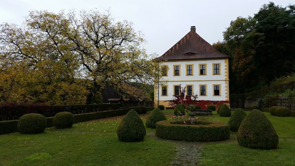 Schloss Weißenbrunn: A Baroque Country Residence in Ebern 1 Schloss