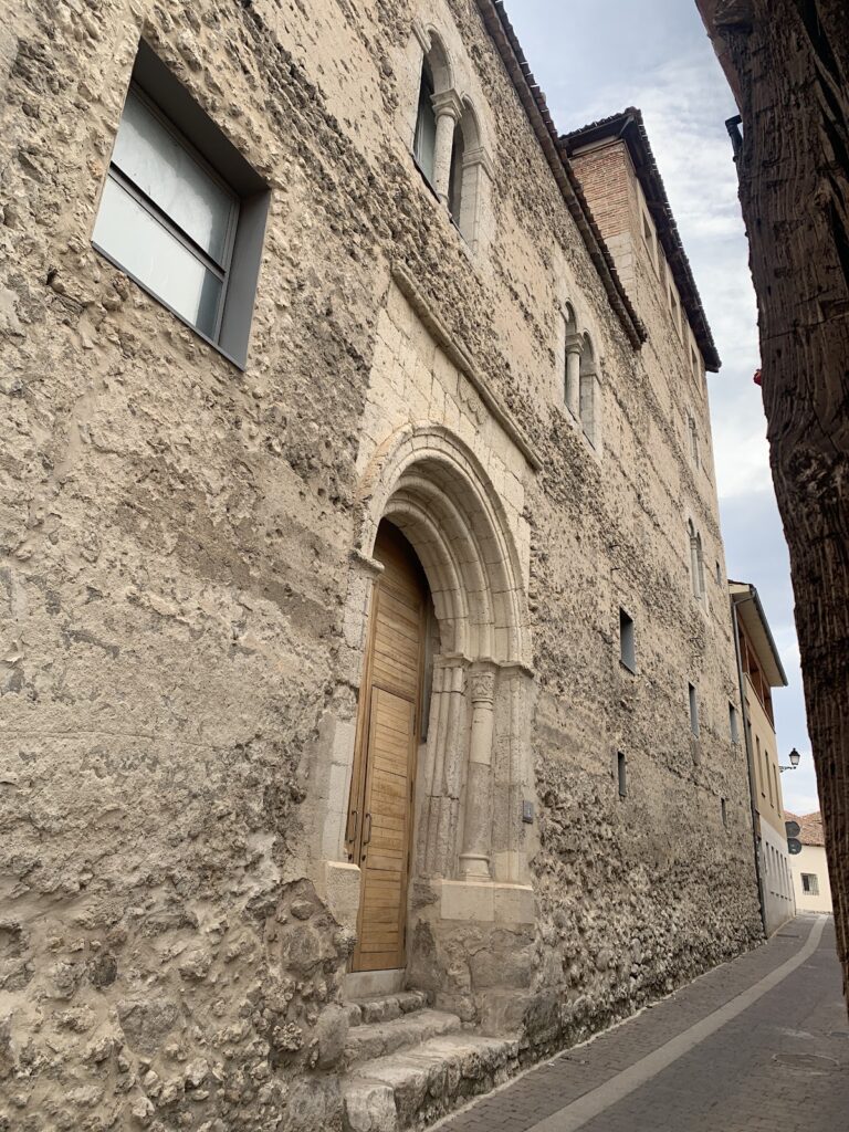 Palacio de Pedro I: A Romanesque Palace in Cuéllar, Spain