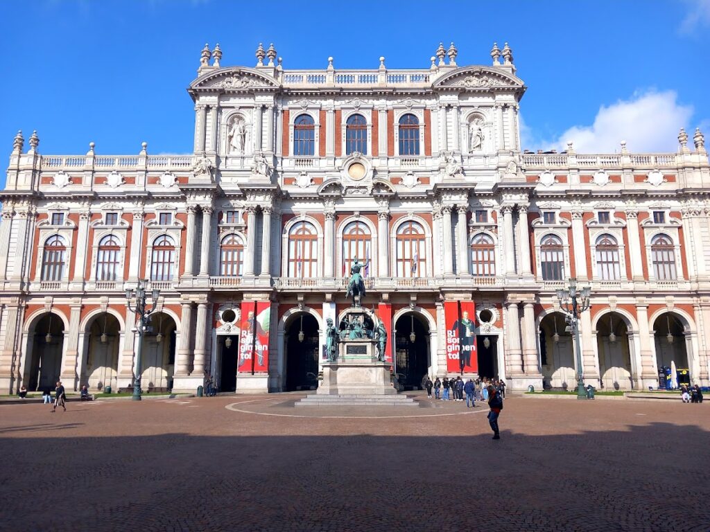 Palazzo Carignano: A Savoy Residence and Seat of Italian Parliament 2 Palazzo Carignano