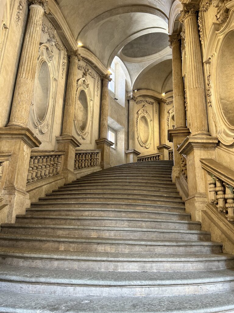 Palazzo Carignano: A Savoy Residence and Seat of Italian Parliament 5 Palazzo Carignano