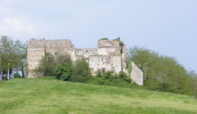 Castello Vecchio: A Medieval Fortress and Agricultural Estate in Colleferro, Italy