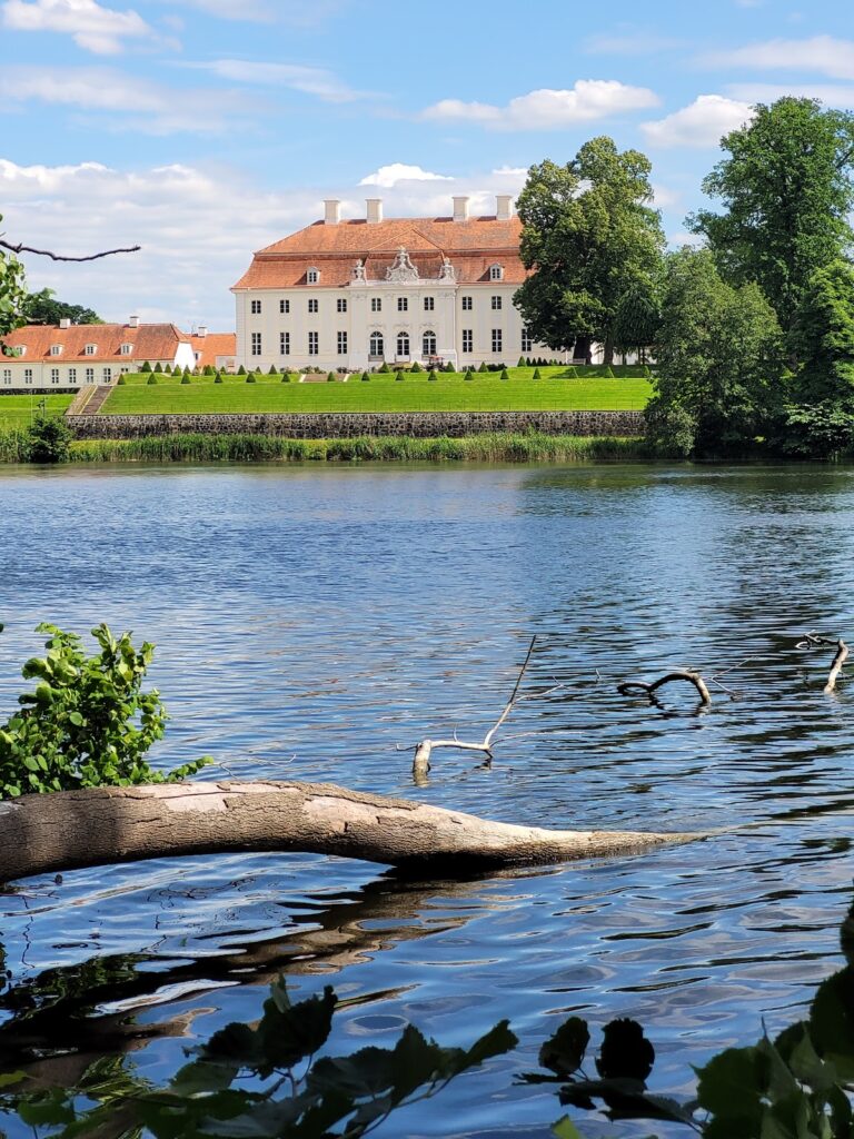 Schloss Meseberg: A Baroque Palace and German Government Guesthouse 2 Schloss Meseberg