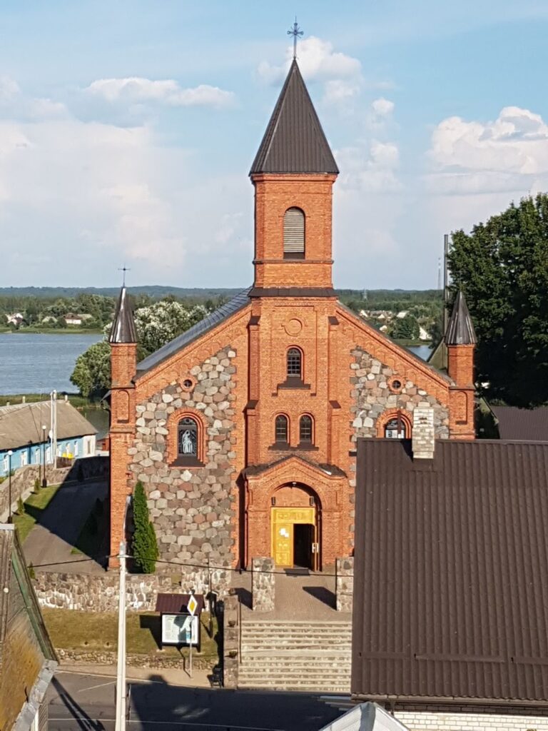 Braslav Castle: A Historic Fortress in Belarus 2 Браславский замок