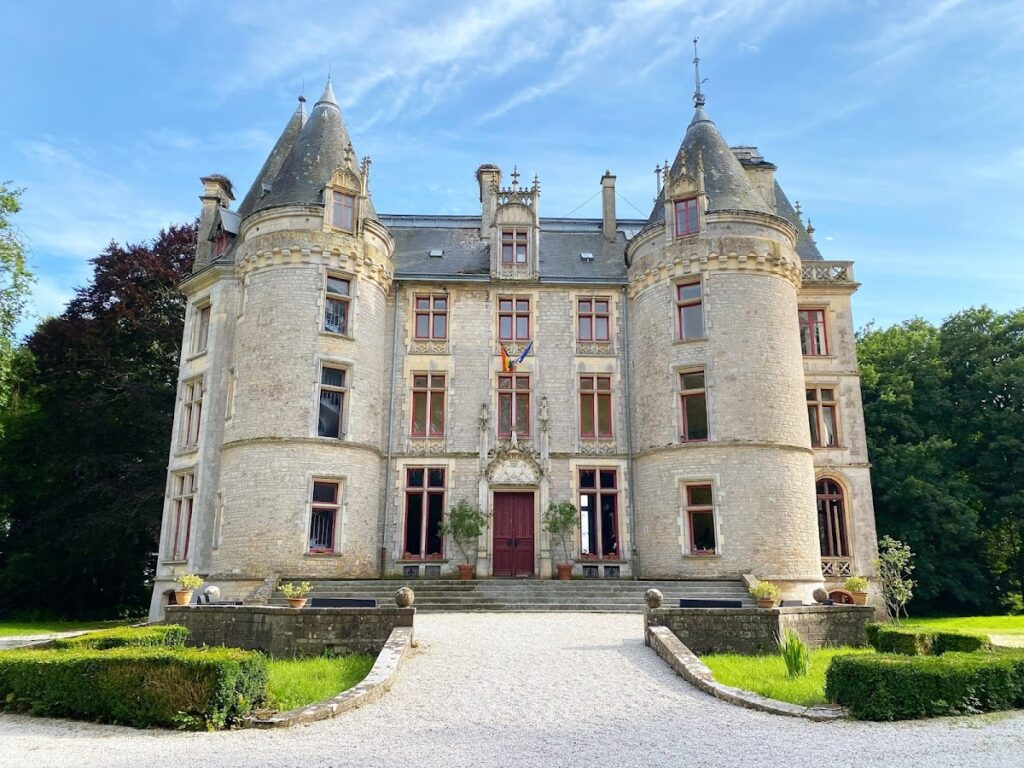 Château de l'Isle-Marie: A Historic Residence and Fortress Site in France 2 Château de l'Isle-Marie