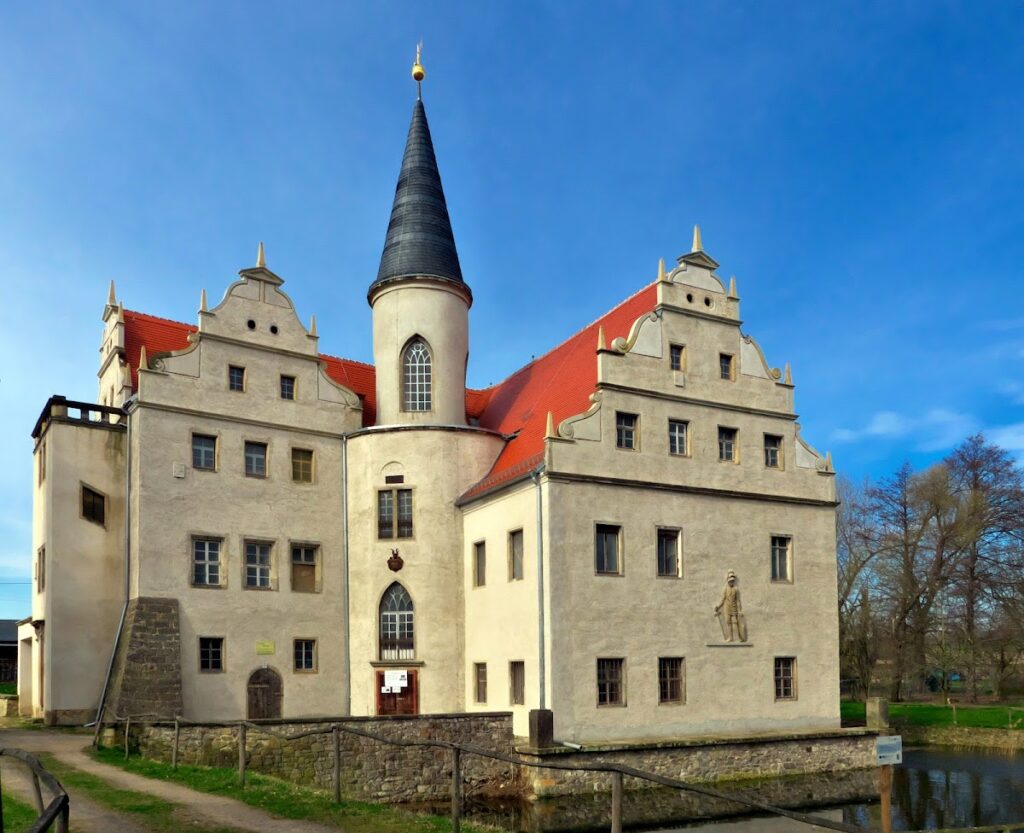 Schloss Oberau: A Moated Castle in Saxony, Germany 1 Schloss Oberau