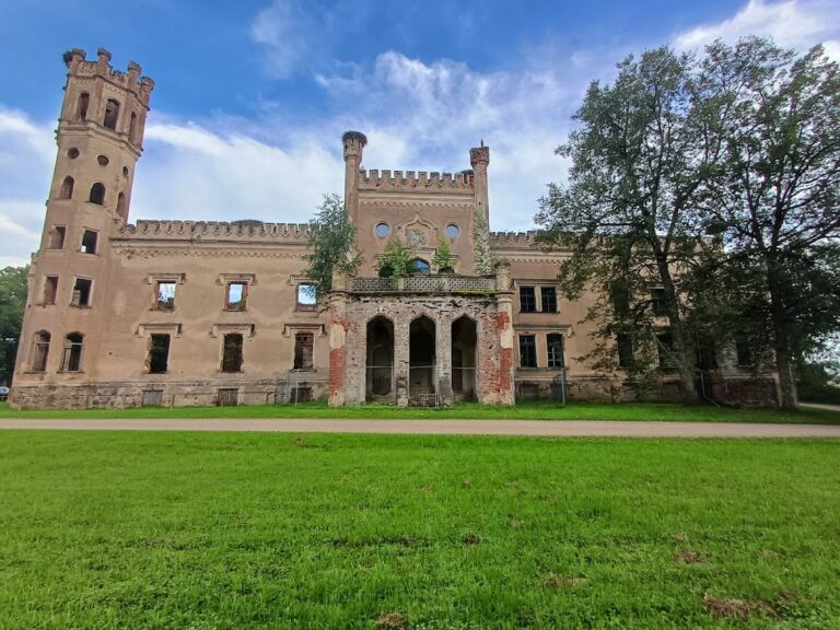Odziena Manor House: A Neo-Gothic Estate Complex in Latvia