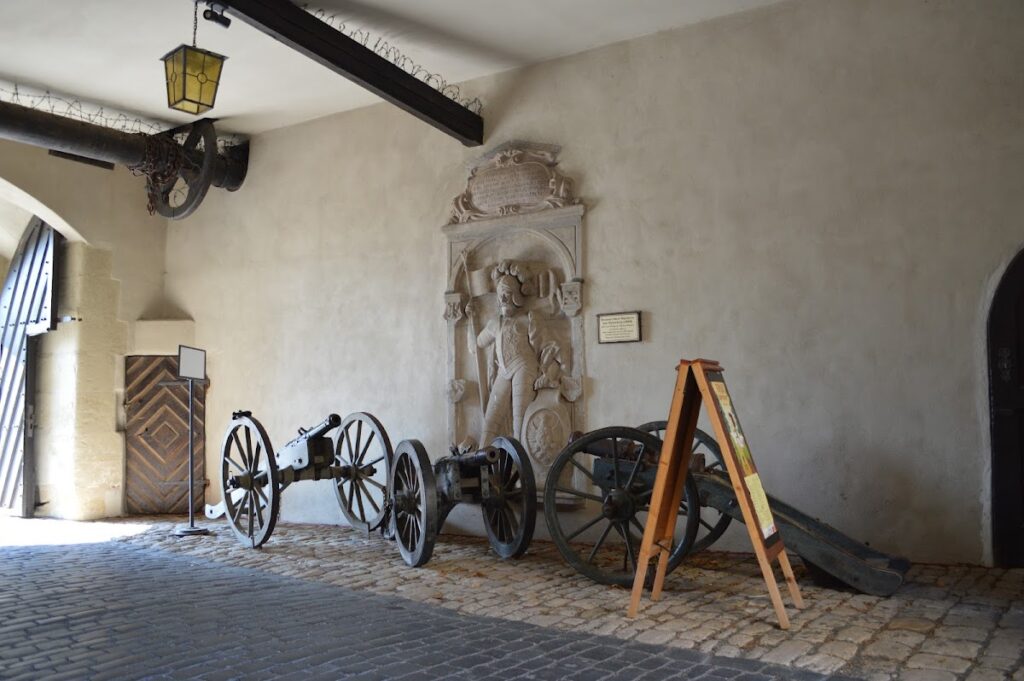 Altenburg: A Medieval Hilltop Castle in Bamberg, Germany 4 Burg