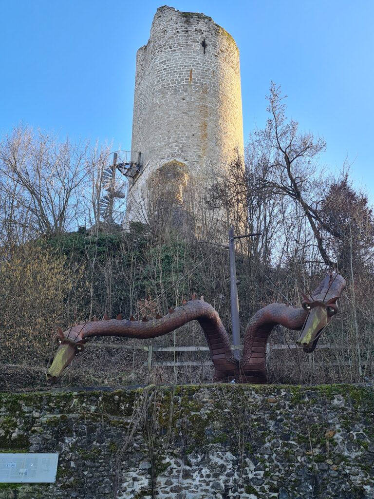 Ruins of the castle of Montagny