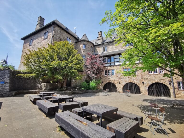 Castle Blankenheim: A Medieval Fortress and Residential Seat in Germany