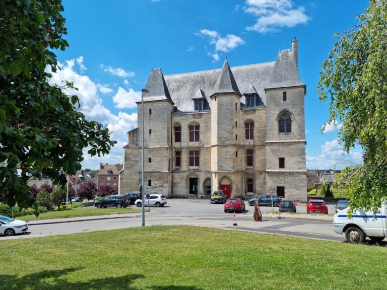 Château des Ducs (Argentan): A Medieval Ducal Residence and Historic Courthouse