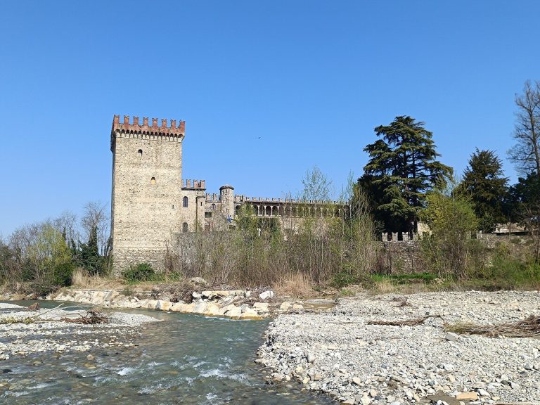 Castello di Riva: A Medieval Fortress in Ponte dell’Olio, Italy