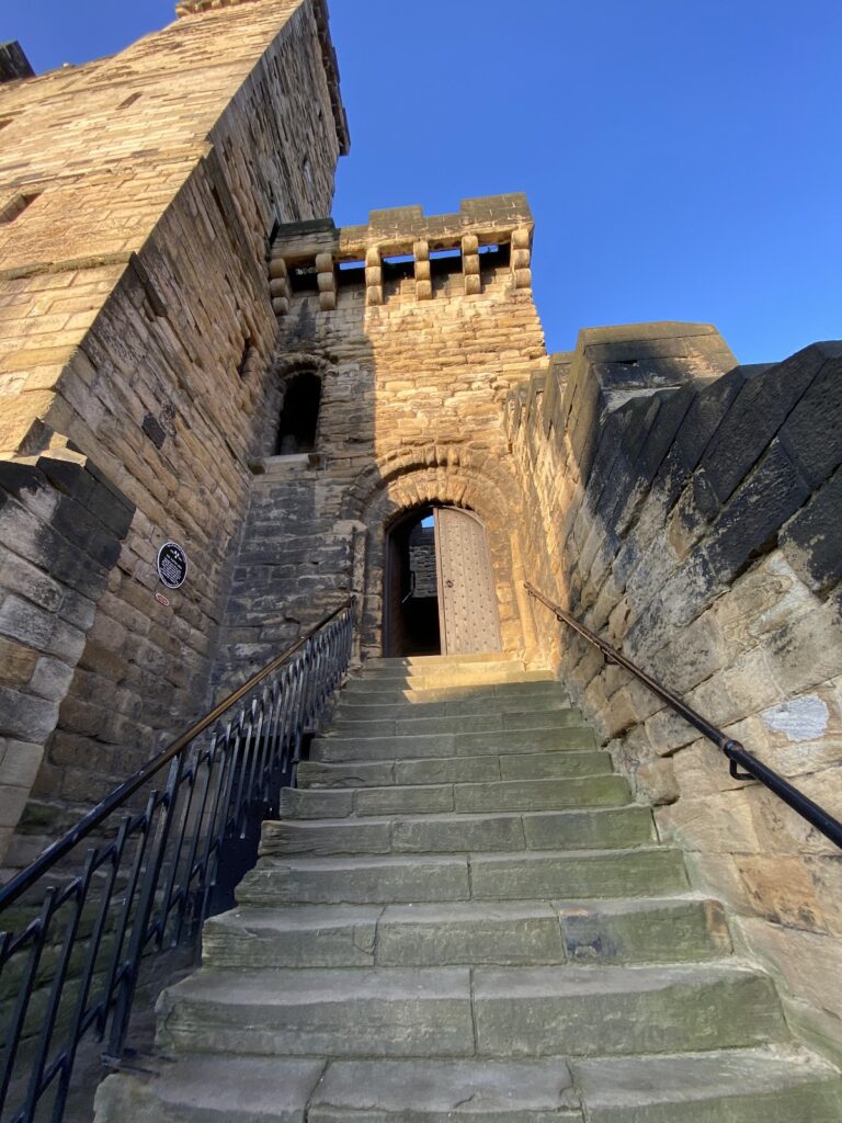 Newcastle upon Tyne Castle: Medieval Royal Fortress and Gateway 4 Newcastle upon Tyne Castle