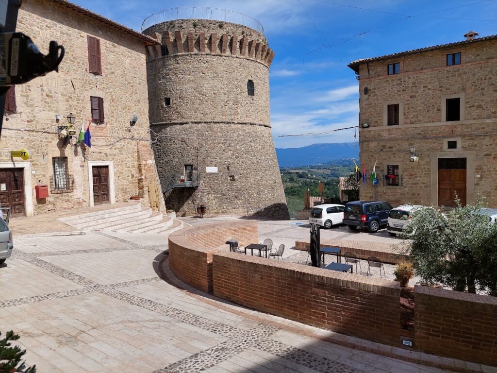 Rocca di Gualdo Cattaneo: A Late-Medieval Defensive Fortress in Italy 2 Rocca di Gualdo Cattaneo