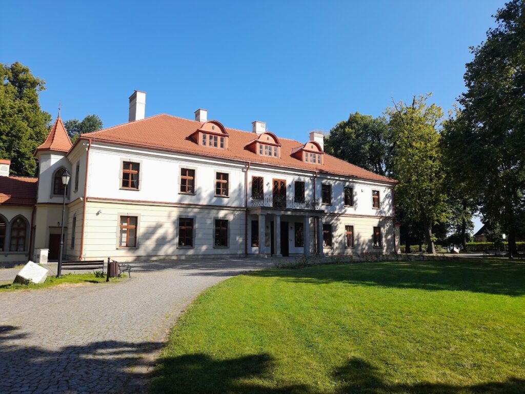 Palace in Kozy: A Historic Residence and Cultural Complex in Poland 1 Palace in Kozy