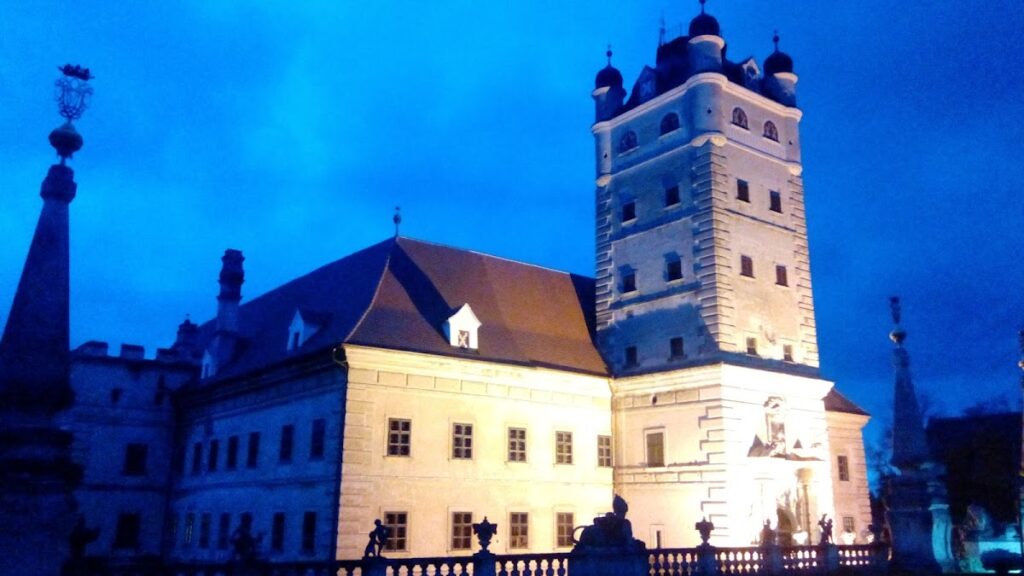 Schloss Greillenstein: A Renaissance Castle and Museum in Austria 2 Schloss Greillenstein