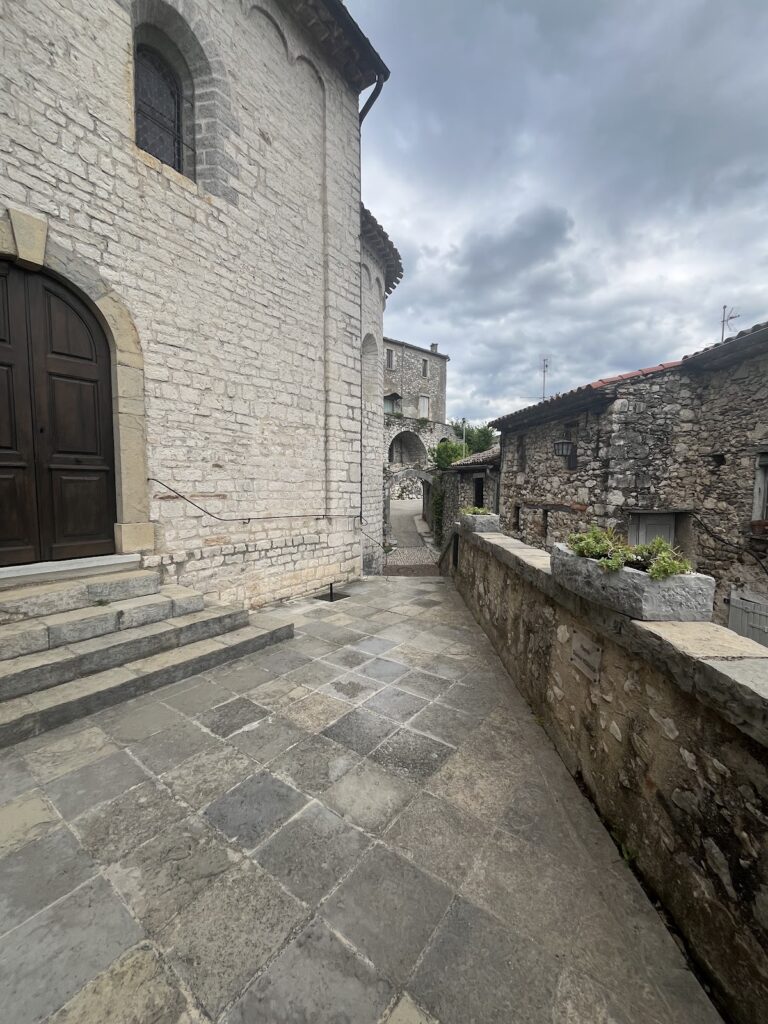 Château de Laroque (Hérault): A Medieval Fortified Stronghold in France