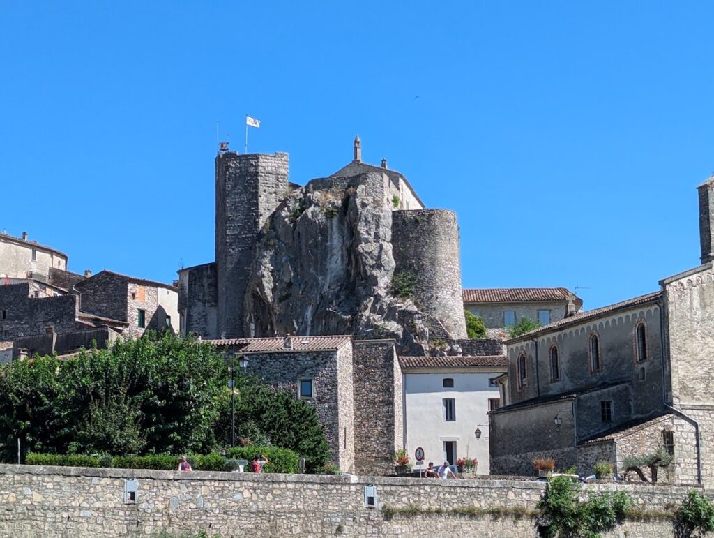 Château de Laroque (Hérault): A Medieval Fortified Stronghold in France 2 Château de Laroque (Hérault)