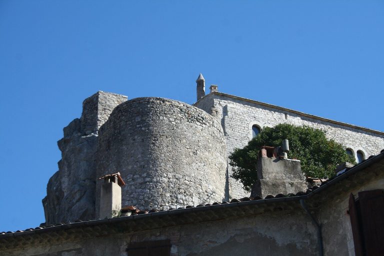 Château de Laroque (Hérault): A Medieval Fortified Stronghold in France