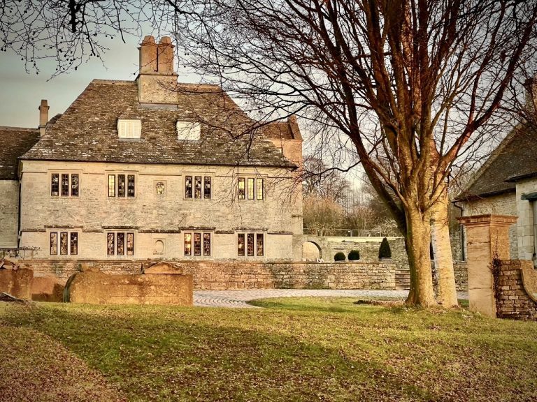 Rudloe Manor: A Historic Manor House and Former RAF Headquarters