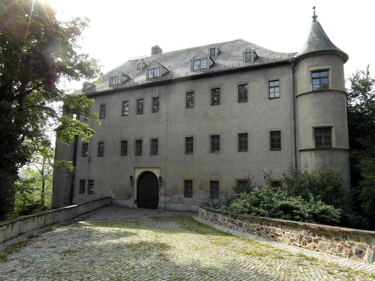 Schloss Lichtenstein: A Castle and Palace Complex in Saxony, Germany