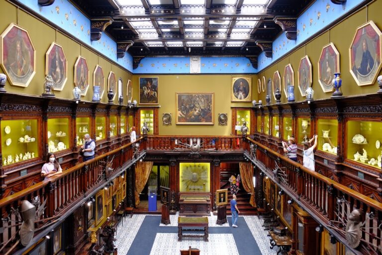 Cuomo Palace: A Renaissance Palace and Museum in Naples