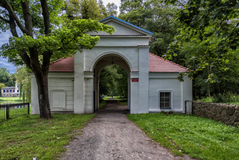 Palace in Owińska: A Classical Residence in Poland