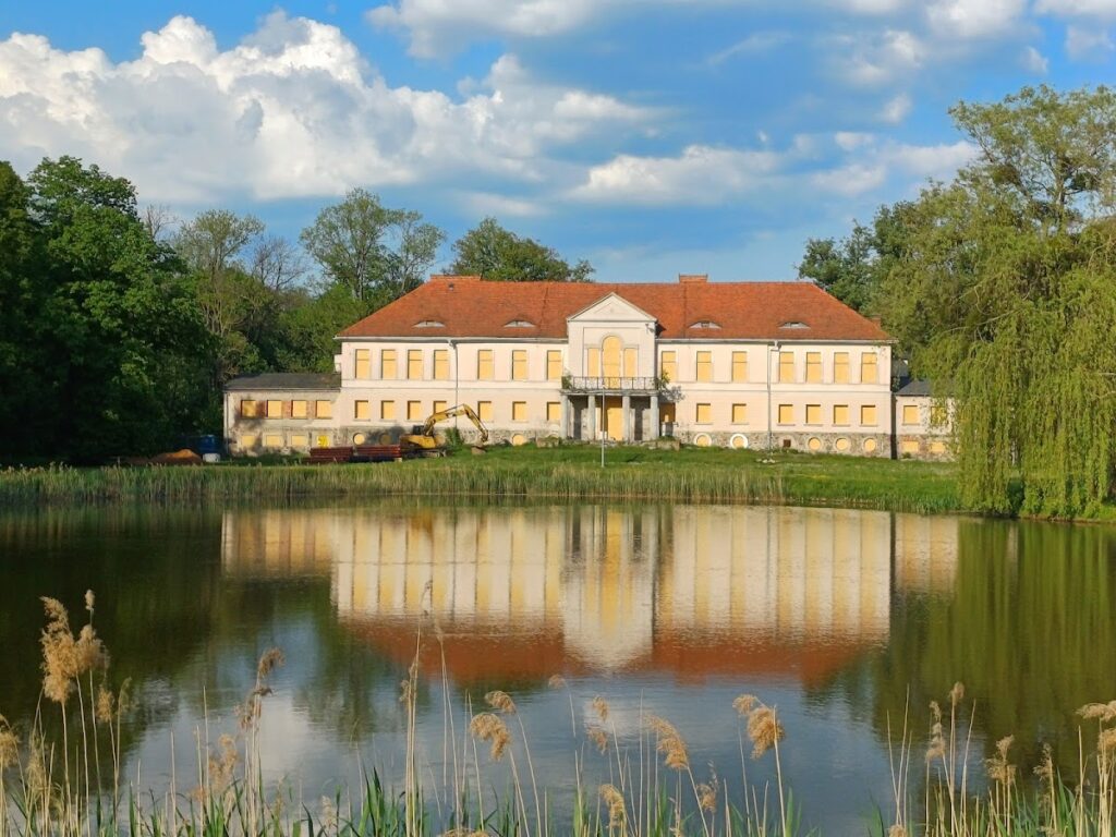 Palace in Owińska: A Classical Residence in Poland 2 Palace in Owińska