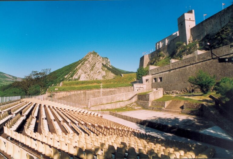 Citadelle de Sisteron: A Historic Fortress Above the Durance
