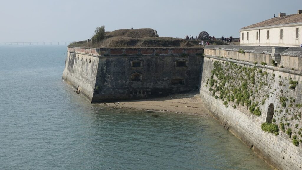 Citadelle du Château-d'Oléron: A Bastioned Fortress in France 3 Citadelle du Château d'Oléron