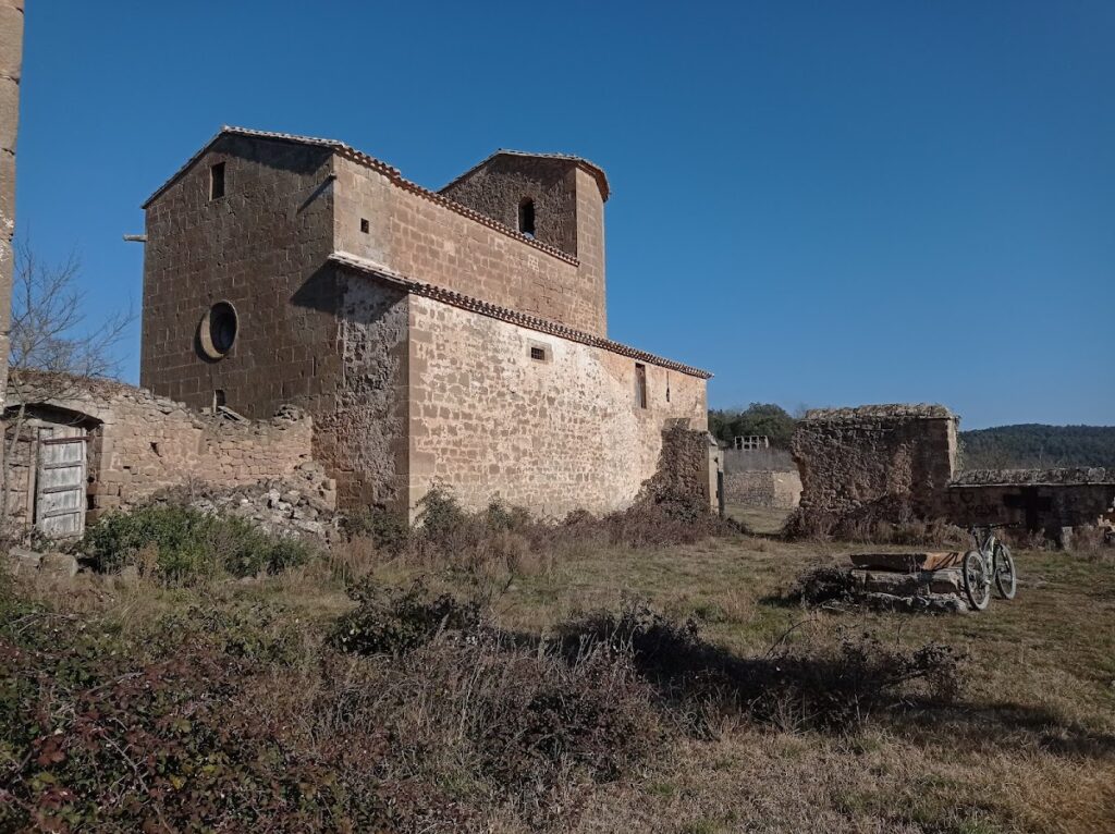 Castell de Llanera: A Territorial Castle and Seigneurial Manor in Spain 1 Castell de Llanera