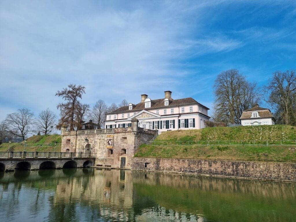Schloss Pyrmont: A Baroque Palace on a Former Fortress Island in Germany 3 Schloss Pyrmont