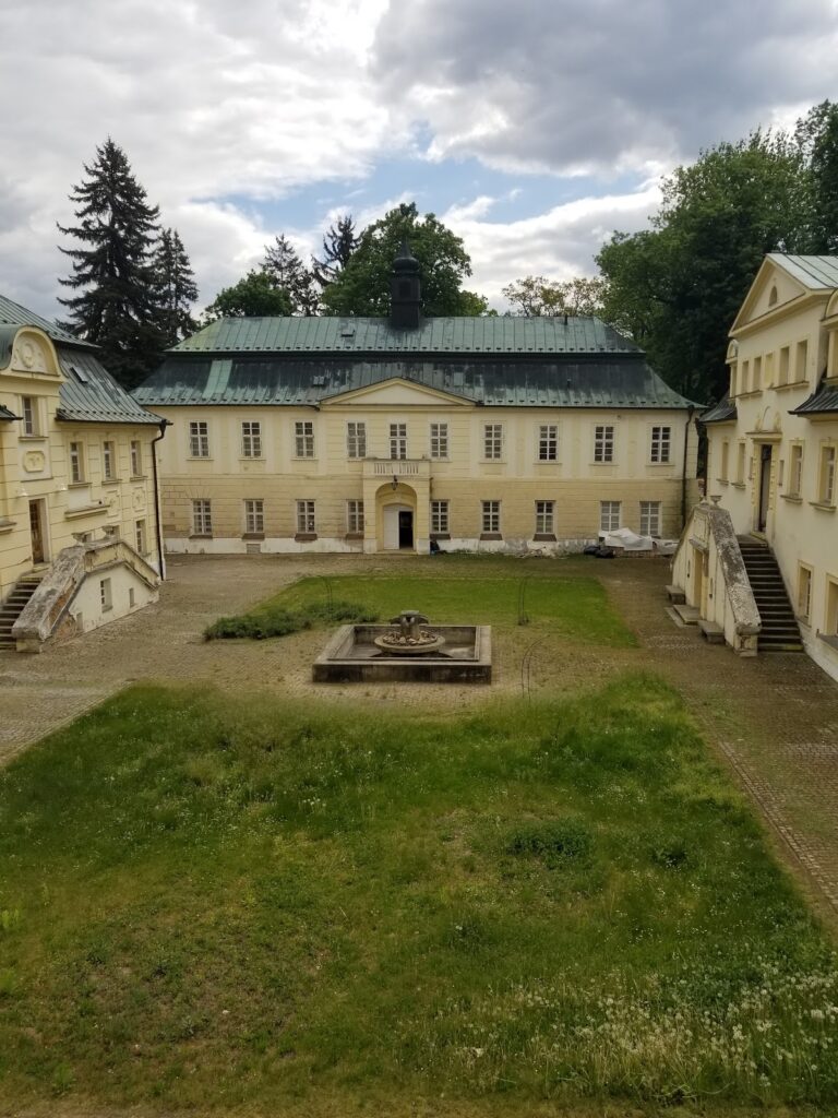 Jenerálka: A Historic Chateau and Homestead in Prague 1 Jenerálka