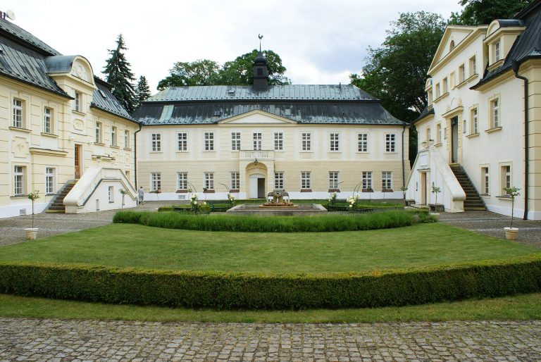 Jenerálka: A Historic Chateau and Homestead in Prague