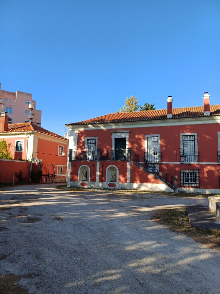 Solar da Quinta dos Lagares d’El-Rei: A Historic Manor Estate in Lisbon
