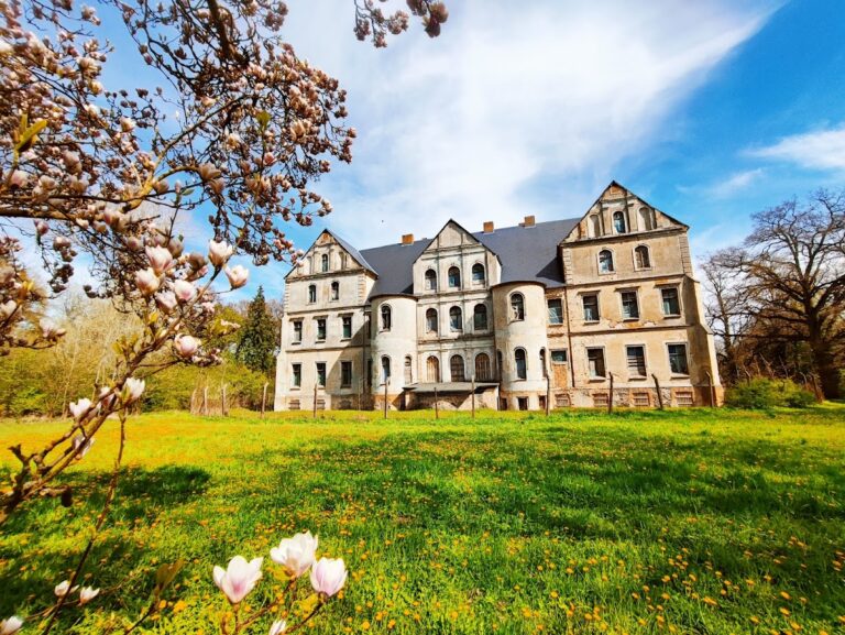 Schloss Lüssow: A Neorenaissance Manor House in Germany
