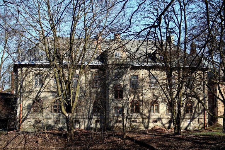 Palace in Kruszyna: An Early Baroque Fortified Residence in Poland