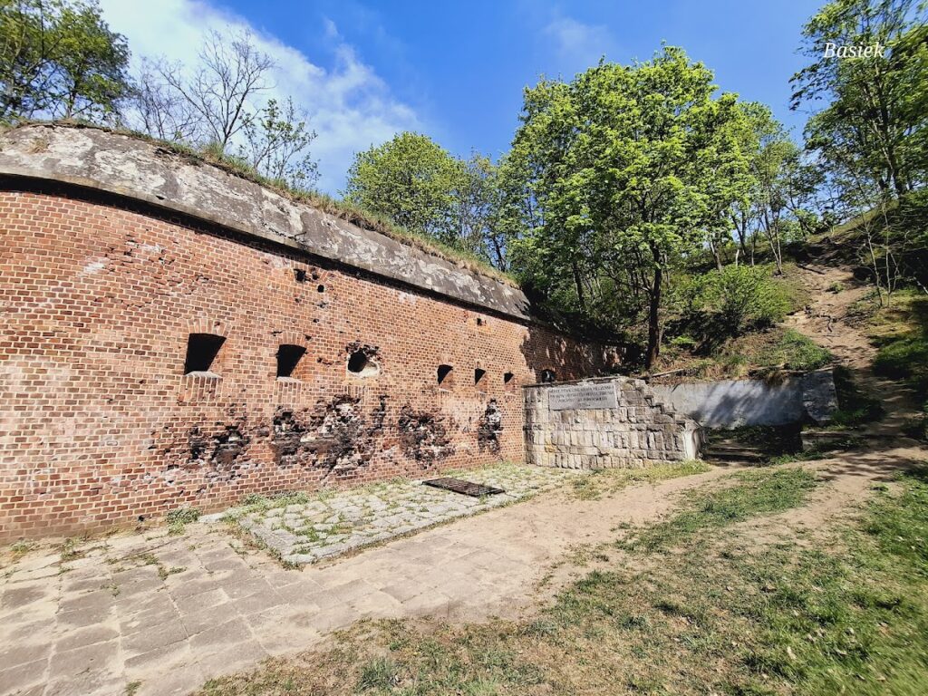 Fort VII: A Prussian Artillery Fort and Wartime Internment Camp in Toruń 1 Fort VII