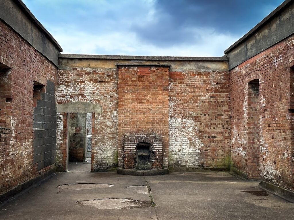 Brean Down Fort: A Victorian Coastal Defence Fortification 4 Brean Down Fort