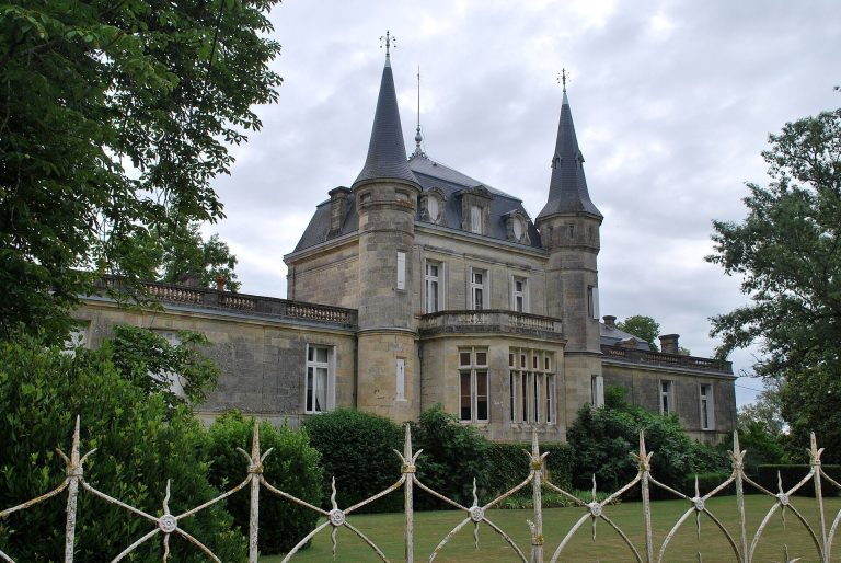 Château Malleret: A Neoclassical Estate on the Garonne