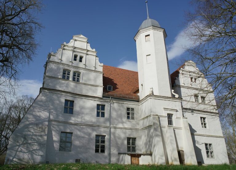 Water Castle Quilow: A Renaissance Fortified Manor House in Germany