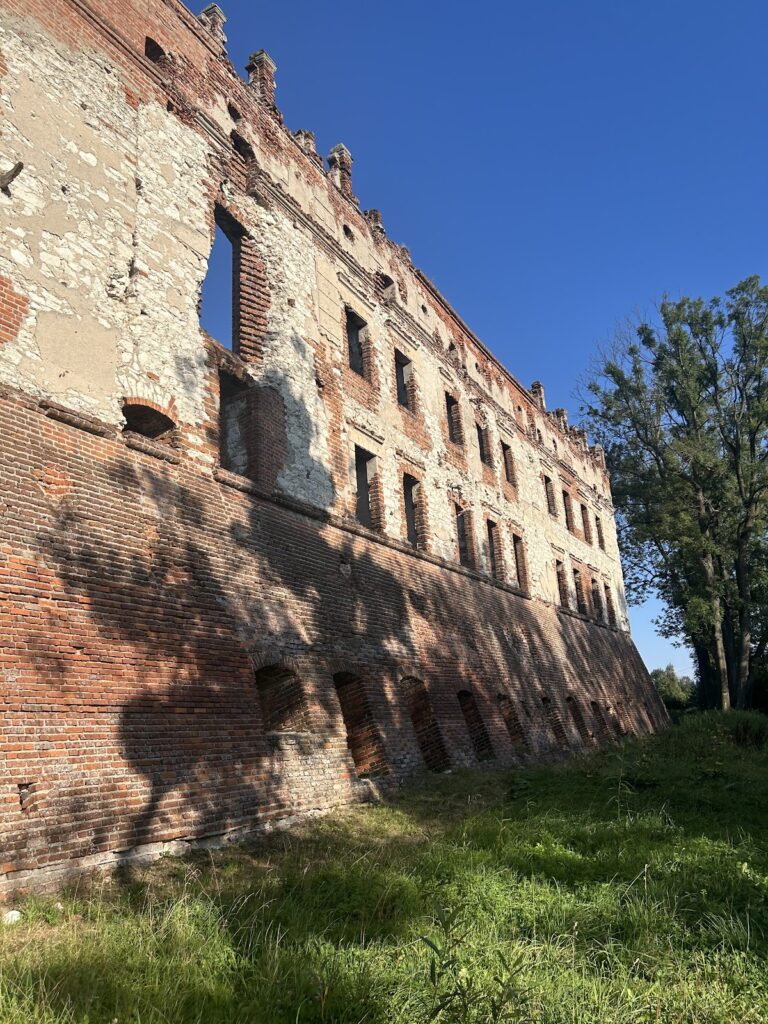 Krupe Castle: A Renaissance Palatial Fortress in Poland 2 Krupe Castle