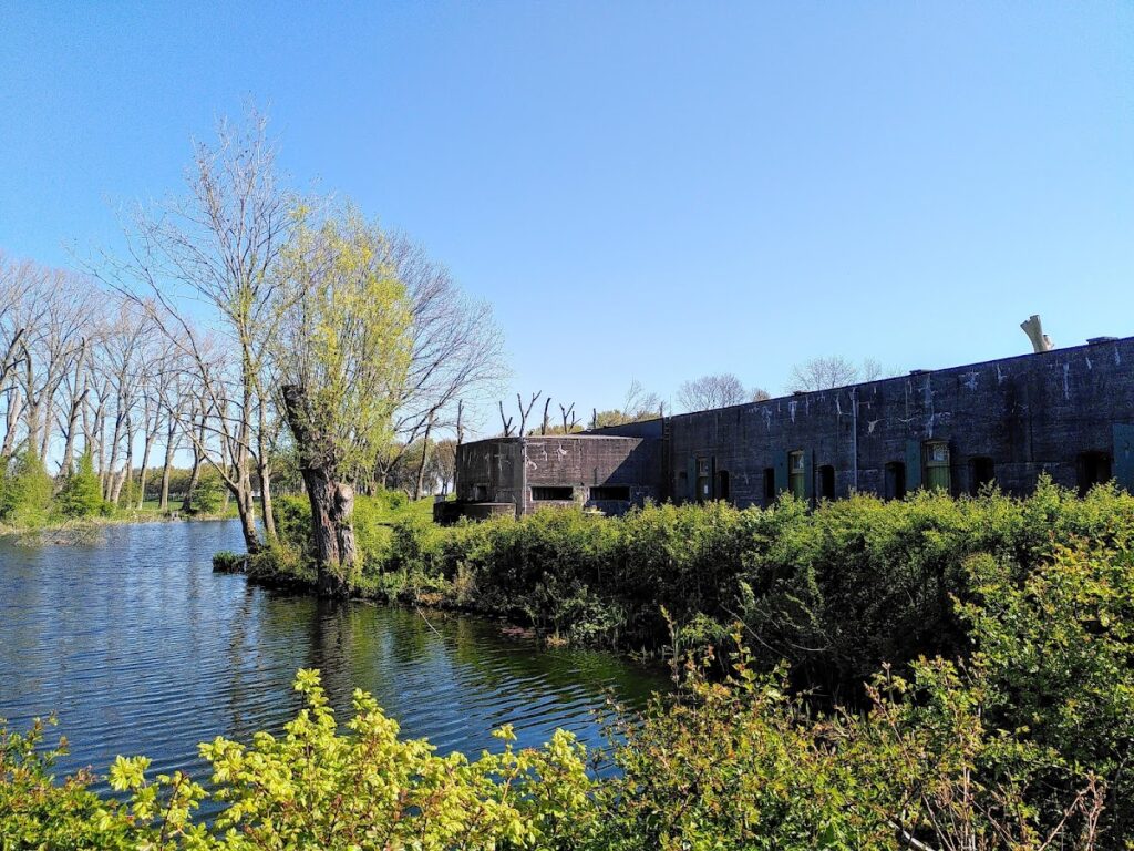 Fort bij Nigtevecht: A Fort of the Stelling van Amsterdam 3 Fort bij Nigtevecht