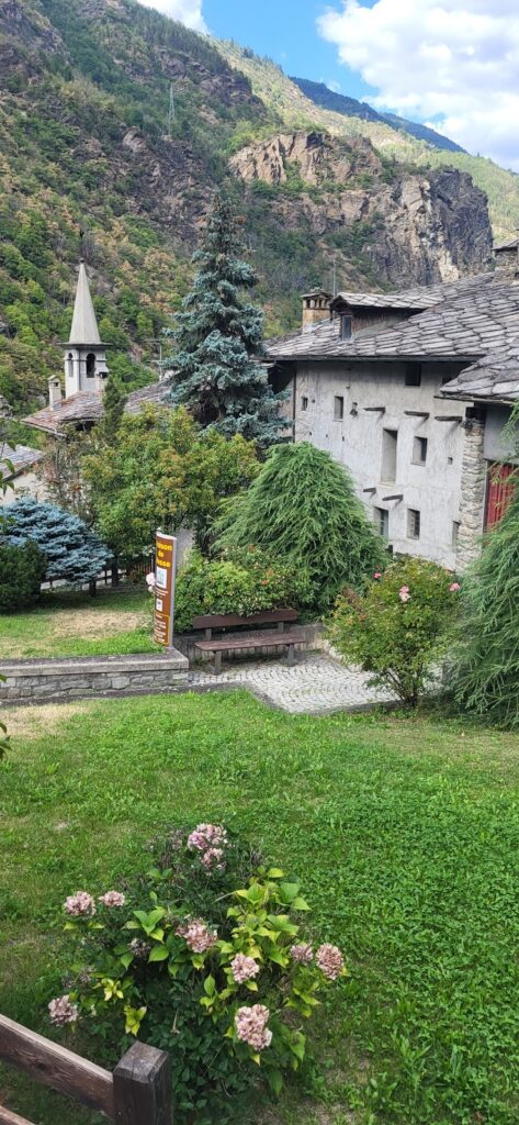Maison de Mosse: A Medieval Fortified House and Cultural Centre in Italy 1 Maison de Mosse