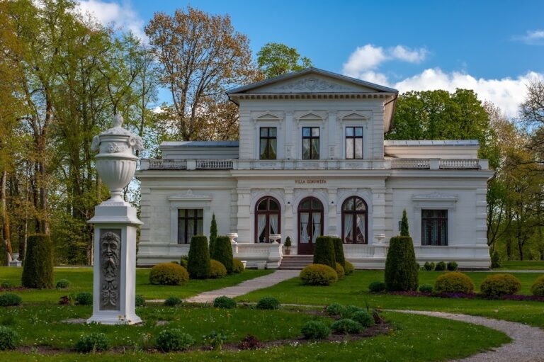 Švėkšna Manor: A Historic Estate and Villa in Lithuania
