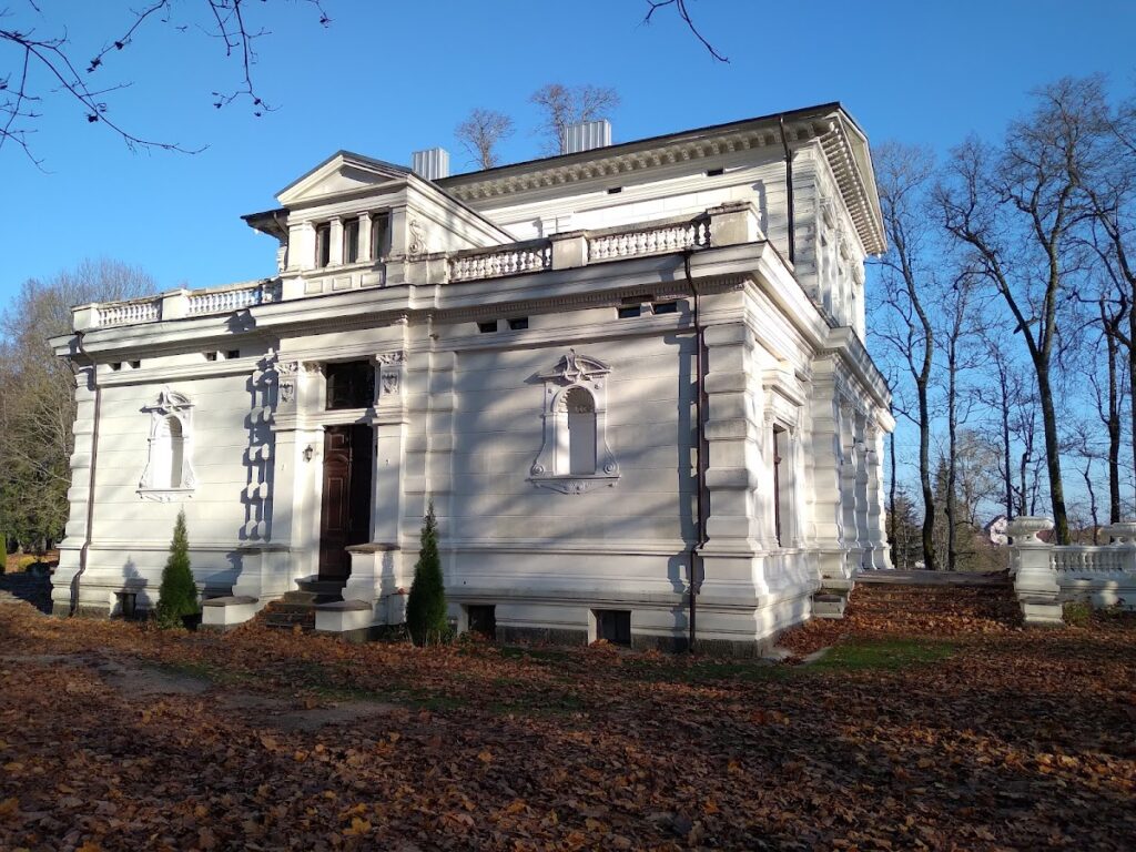 Švėkšna Manor: A Historic Estate and Villa in Lithuania 2 Švėkšna Manor