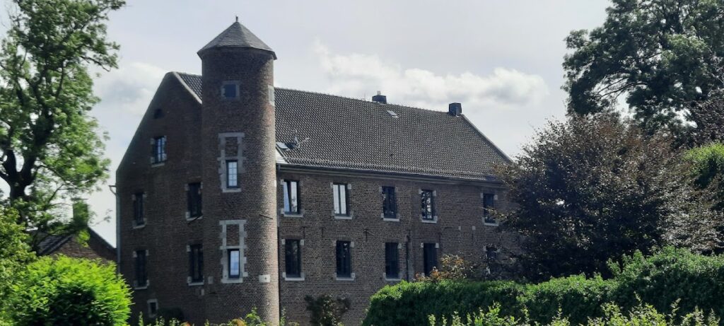 Burg Dürboslar: A Historic Moated Castle in Germany 2 Burg Dürboslar