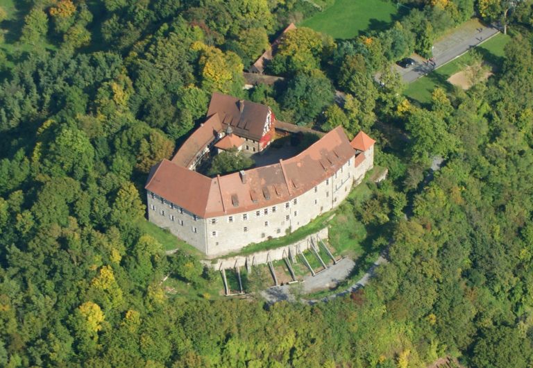 Hoheneck Castle: A Medieval Hill Castle and Historic Administrative Seat in Bavaria